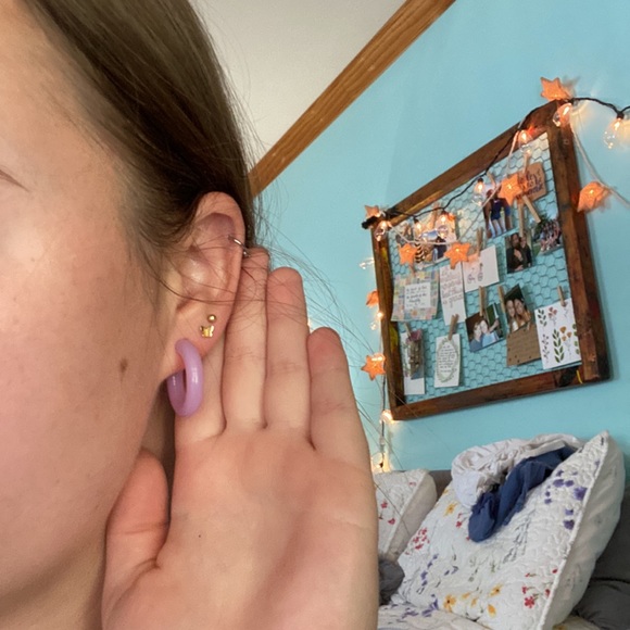 🌸purple chunky hoop earrings - Picture 3 of 3